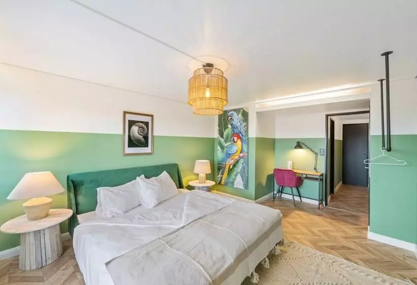 Becozy Self Check In Pop Up Hotel Basel