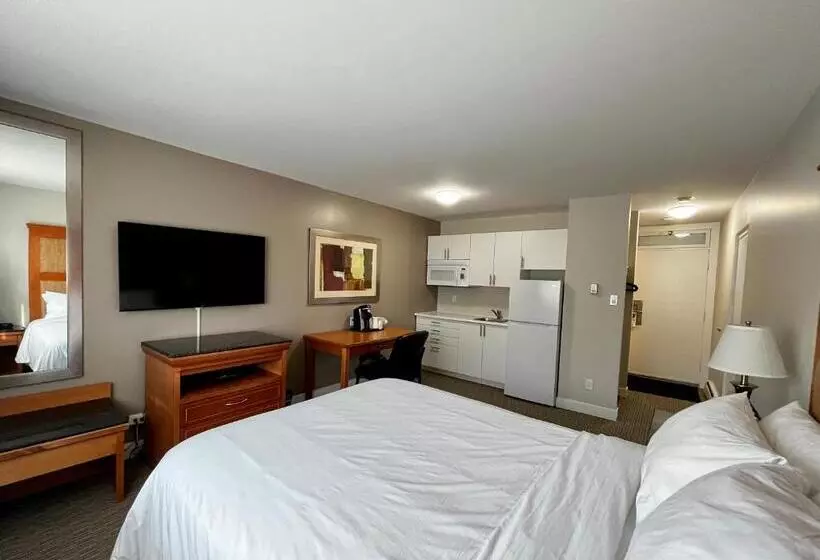 Отель Anavada Inn & Suites Prince George