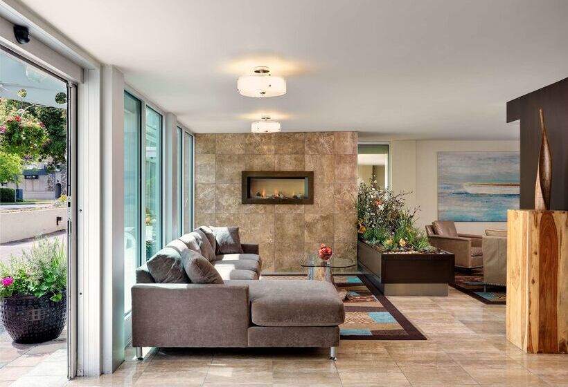 فندق Best Western Plus Inner Harbour