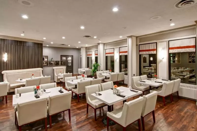 ホテル Chateau Lacombe