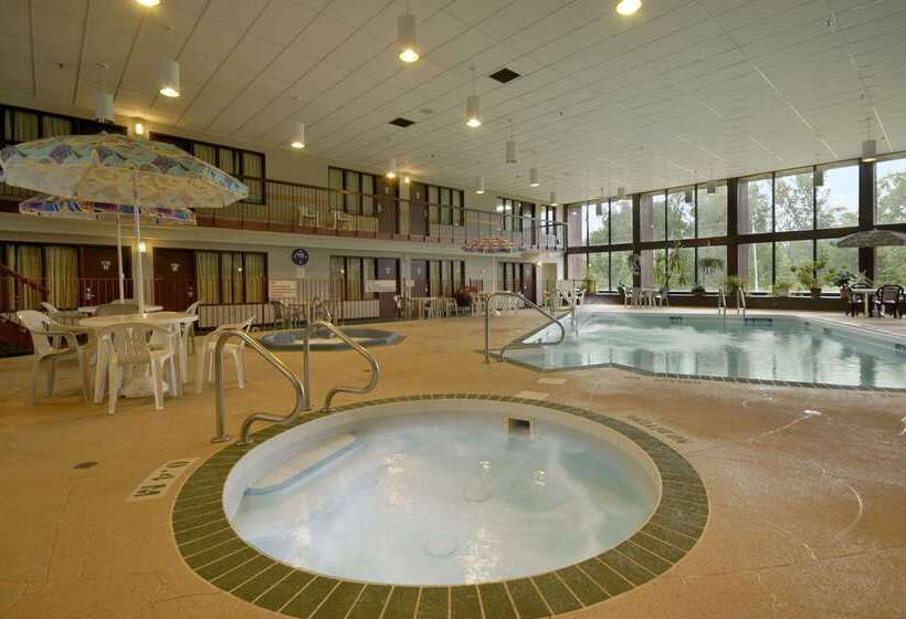 هتل Howard Johnson By Wyndham Portage La Prairie