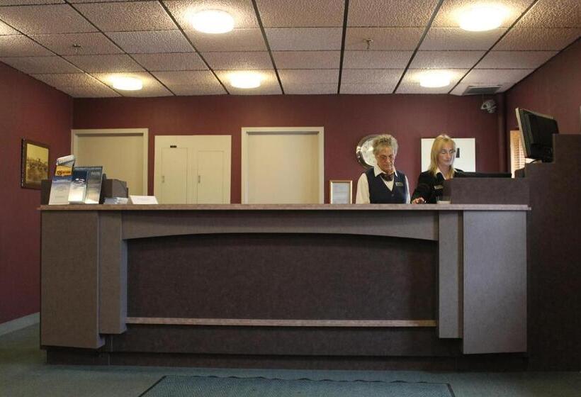 هتل Howard Johnson By Wyndham Portage La Prairie