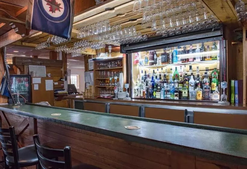 هتل Howard Johnson By Wyndham Portage La Prairie