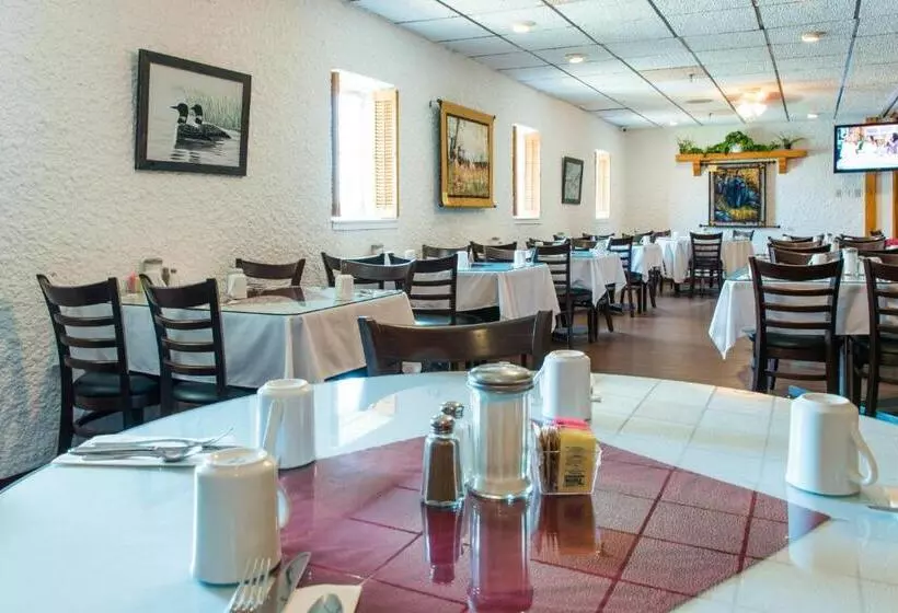 هتل Howard Johnson By Wyndham Portage La Prairie