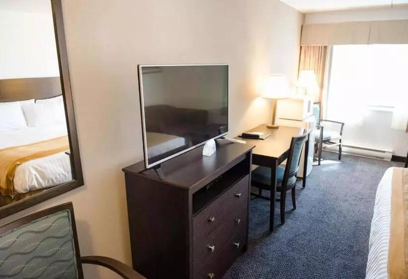 هتل Howard Johnson By Wyndham Portage La Prairie