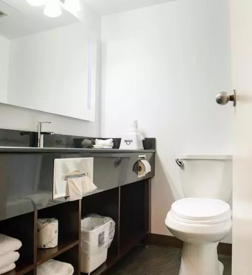 هتل Howard Johnson By Wyndham Portage La Prairie