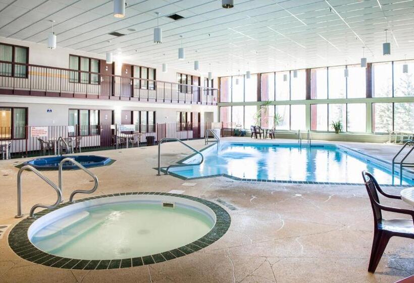 هتل Howard Johnson By Wyndham Portage La Prairie