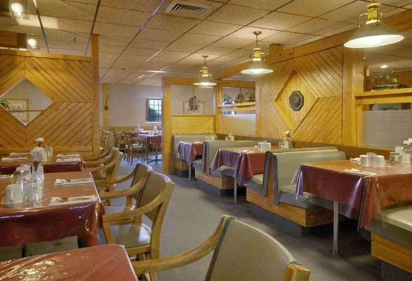 هتل Howard Johnson By Wyndham Portage La Prairie