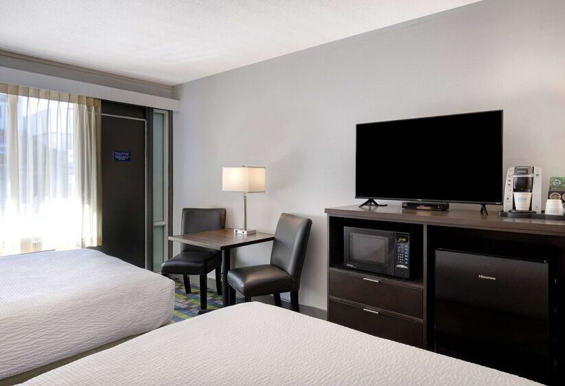 ホテル Days Inn By Wyndham Victoria Airport Sidney