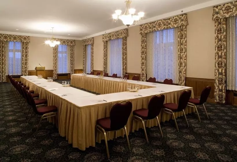 Delta Hotels By Marriott Bessborough