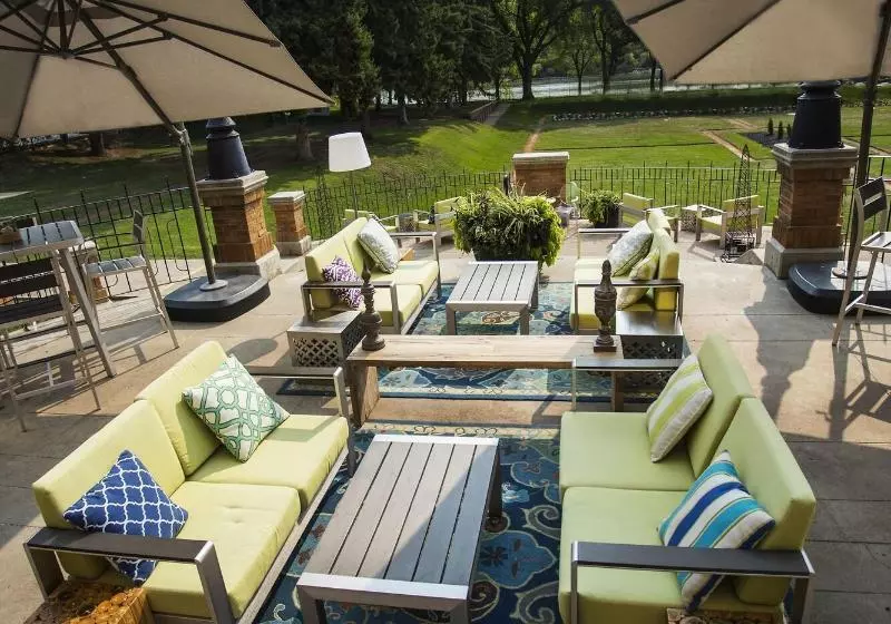 Delta Hotels By Marriott Bessborough