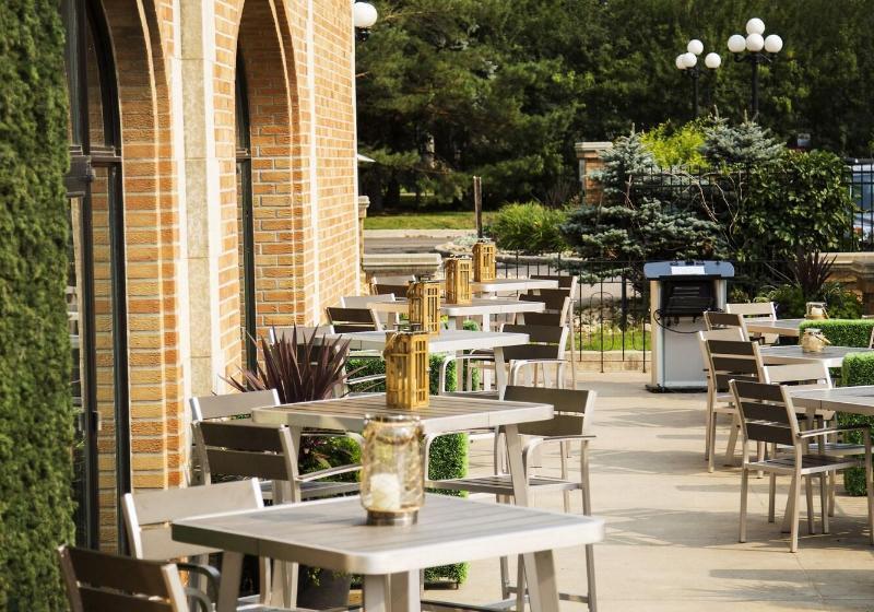 Delta Hotels By Marriott Bessborough