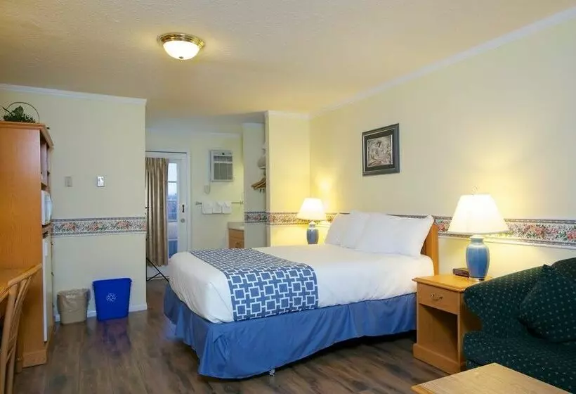 فندق Econo Lodge Kelowna