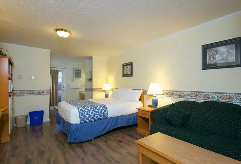 فندق Econo Lodge Kelowna