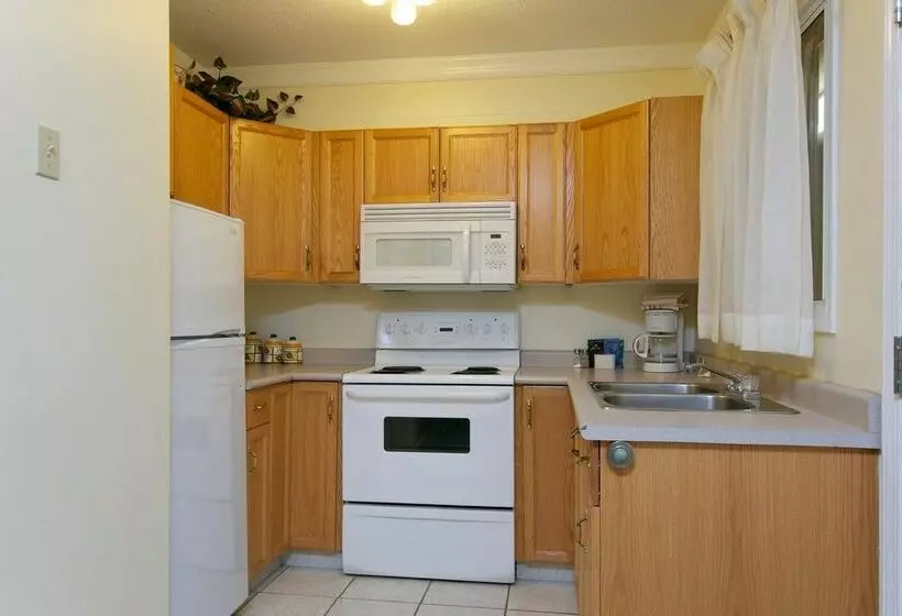 فندق Econo Lodge Kelowna