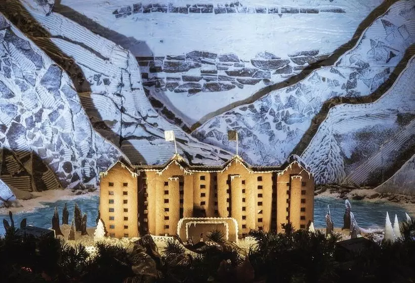 בית מלון כפרי Fairmont Chateau Lake Louise