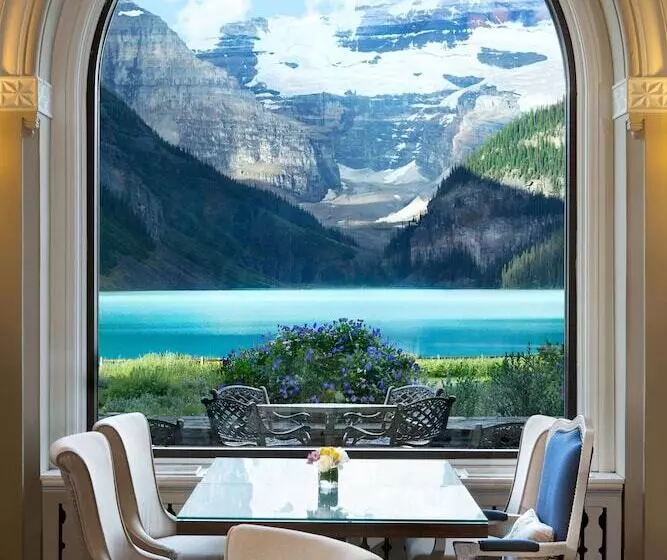 בית מלון כפרי Fairmont Chateau Lake Louise