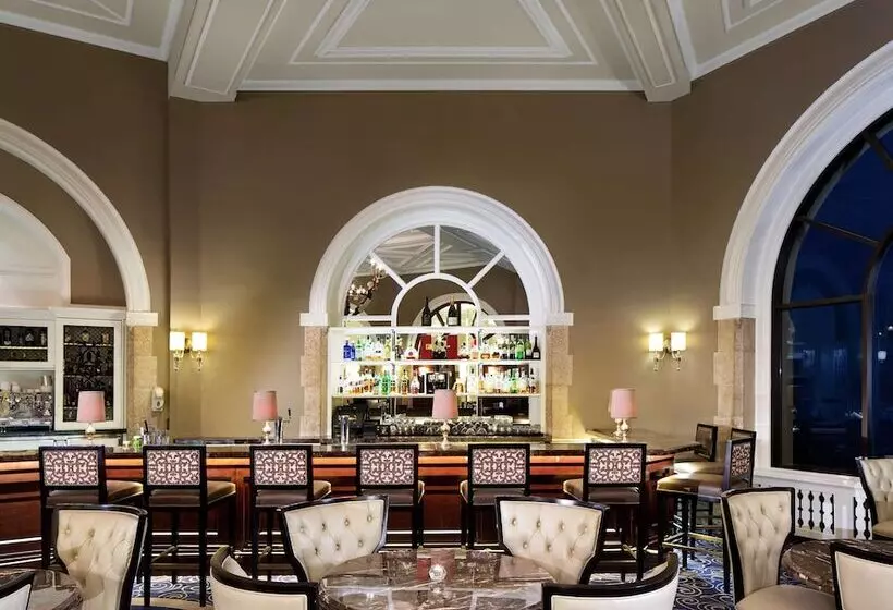 בית מלון כפרי Fairmont Chateau Lake Louise