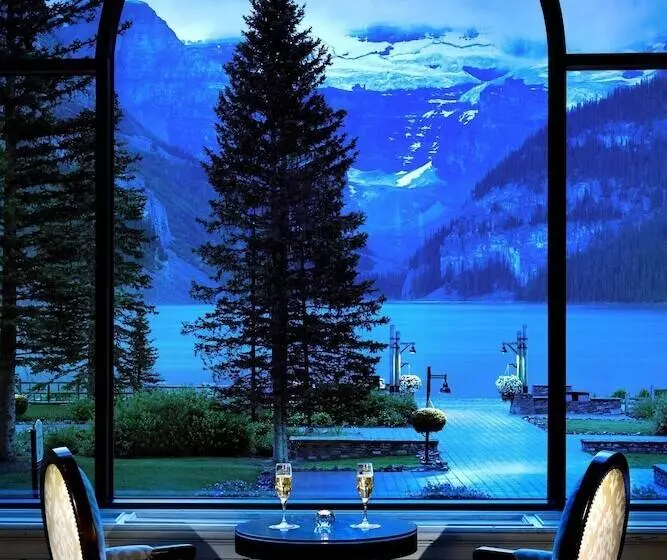 בית מלון כפרי Fairmont Chateau Lake Louise