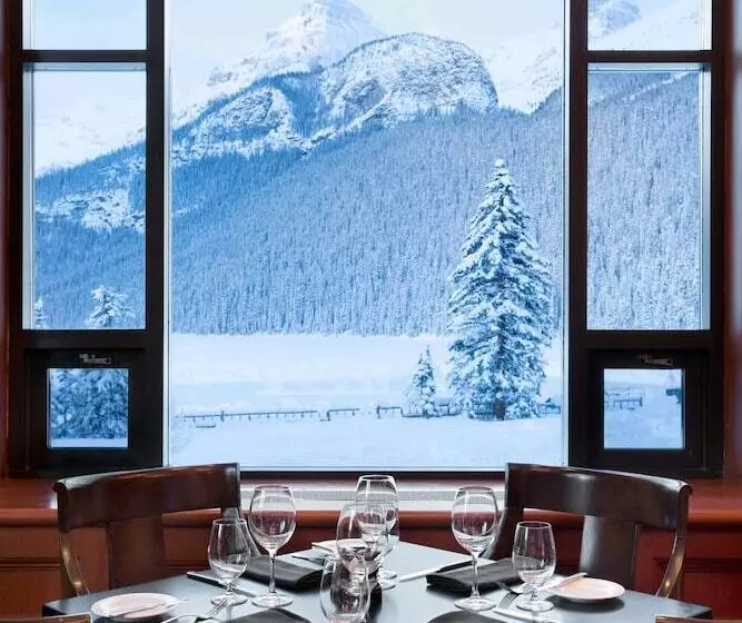 בית מלון כפרי Fairmont Chateau Lake Louise