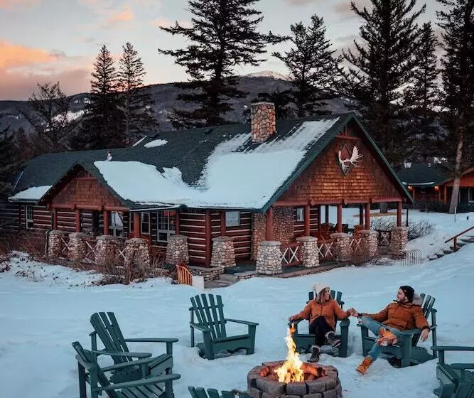 فندق Fairmont Jasper Park Lodge