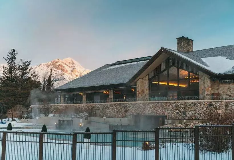 فندق Fairmont Jasper Park Lodge