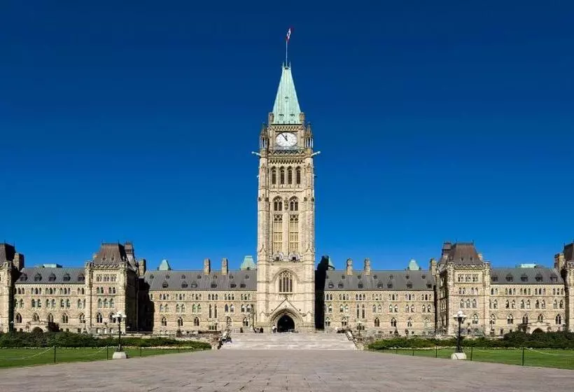 בית מלון כפרי Holiday Inn Ottawa East, An Ihg