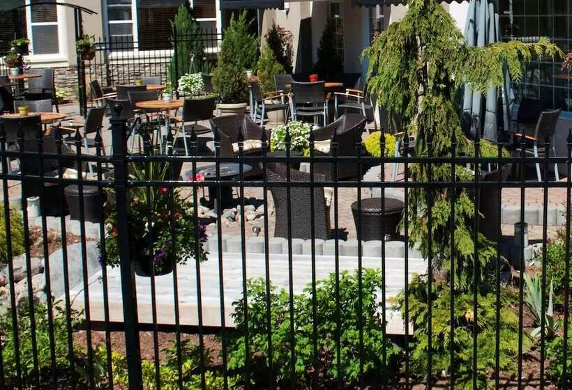 Inn On Prince Hotel And Conference Centre Truro