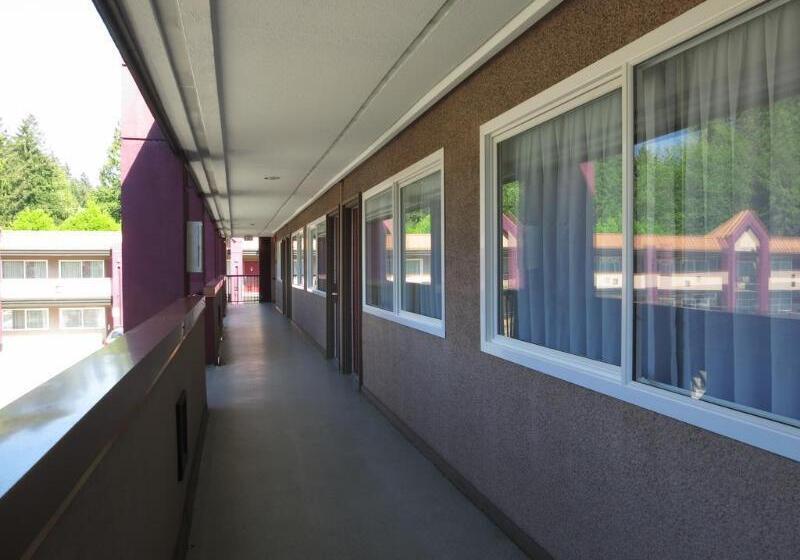 هتل North Vancouver