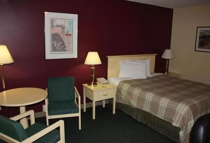 בית מלון כפרי Northwoods Inn & Suites