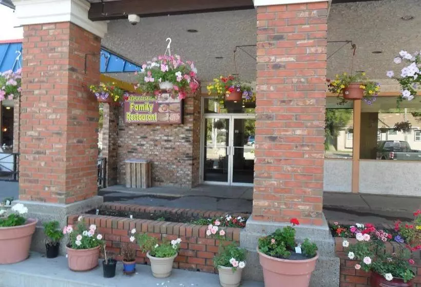 בית מלון כפרי Northwoods Inn & Suites