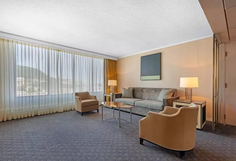 ホテル Omni Montroyal