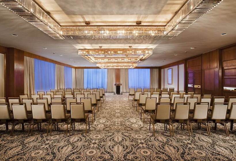 فندق Omni Montroyal