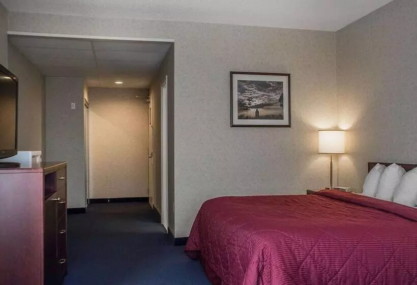 Quality Hotel & Suites Woodstock