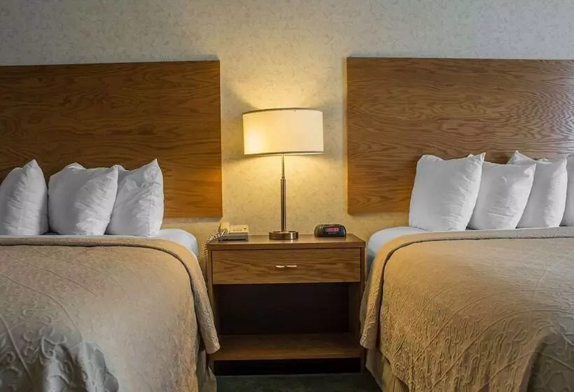 Quality Hotel & Suites Woodstock