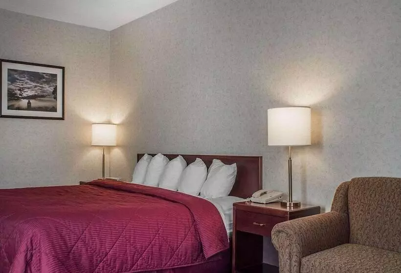 Quality Hotel & Suites Woodstock