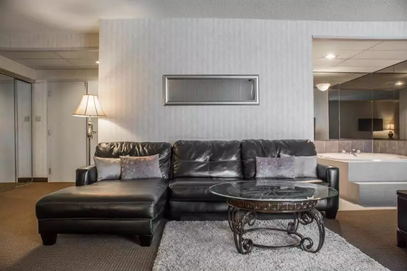 Quality Hotel & Suites Woodstock