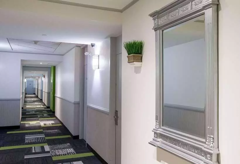 Hotel Quality Inn And Suites Brossard