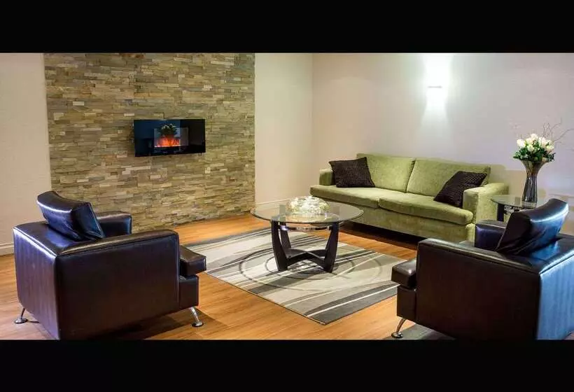 Hotel Quality Inn And Suites Brossard