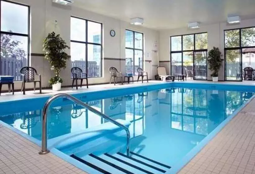 Hotel Quality Inn And Suites Brossard