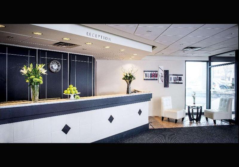 هتل Quality Inn And Suites Brossard