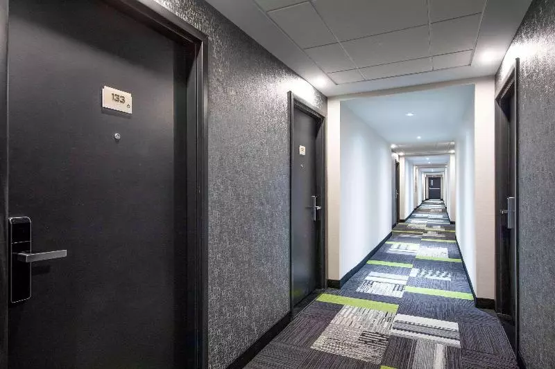 Hotel Quality Inn And Suites Brossard