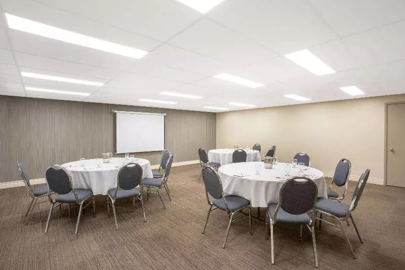 Hotel Quality Inn & Conference Centre Kingston Central