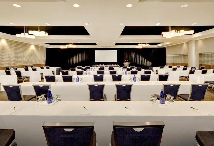 فندق Radisson Blu Toronto Downtown