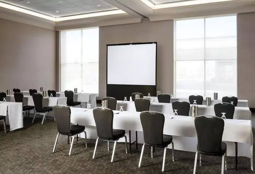 Sheraton Toronto Airport Hotel & Conference Centre