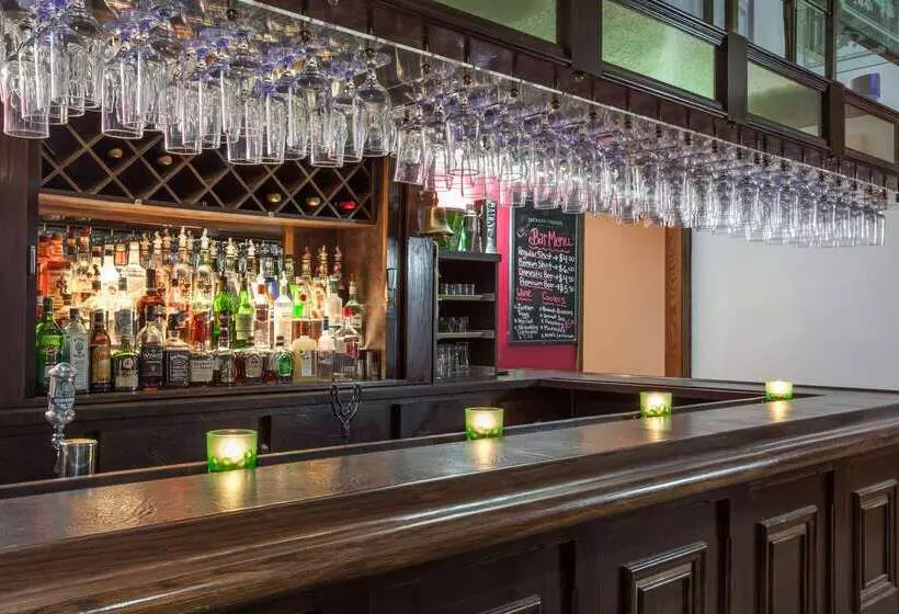 酒店 Super 8 By Wyndham Kirkland Lake