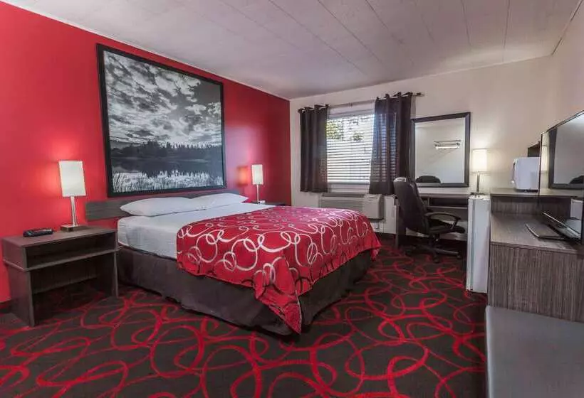 酒店 Super 8 By Wyndham Kirkland Lake