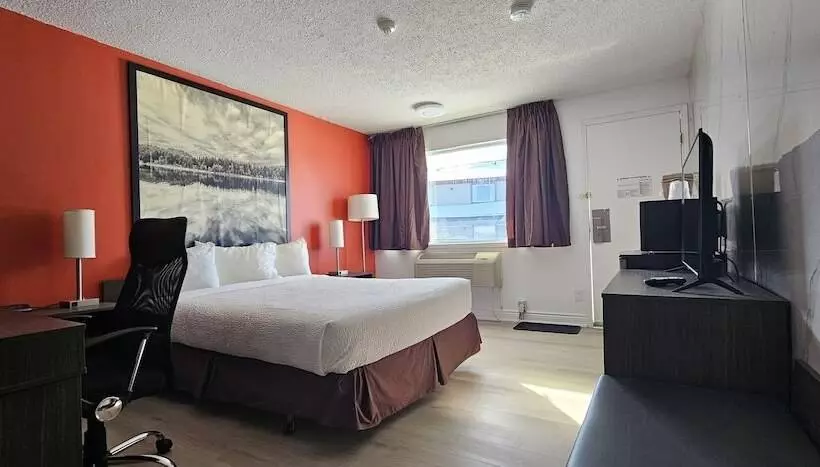 酒店 Super 8 By Wyndham Kirkland Lake