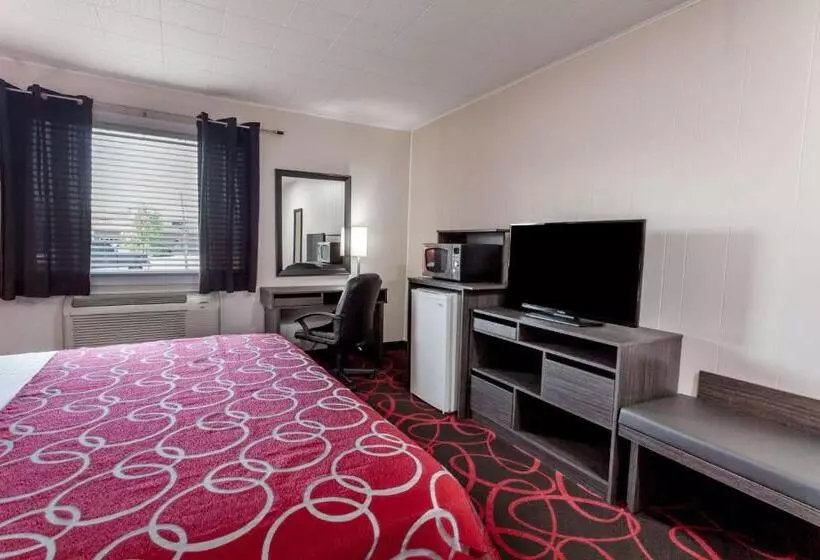 酒店 Super 8 By Wyndham Kirkland Lake