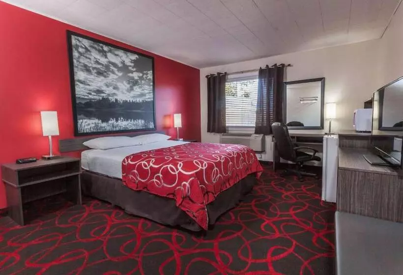 酒店 Super 8 By Wyndham Kirkland Lake